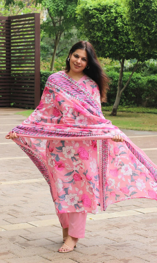 Women Pink Pure Cotton Kurta and Pant With Dupatta