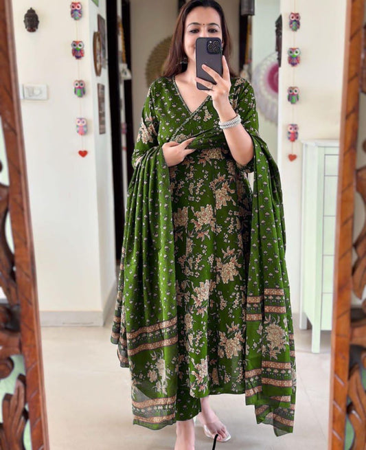 Beautiful Green Pure Cotton Kurta and Pant With Dupatta